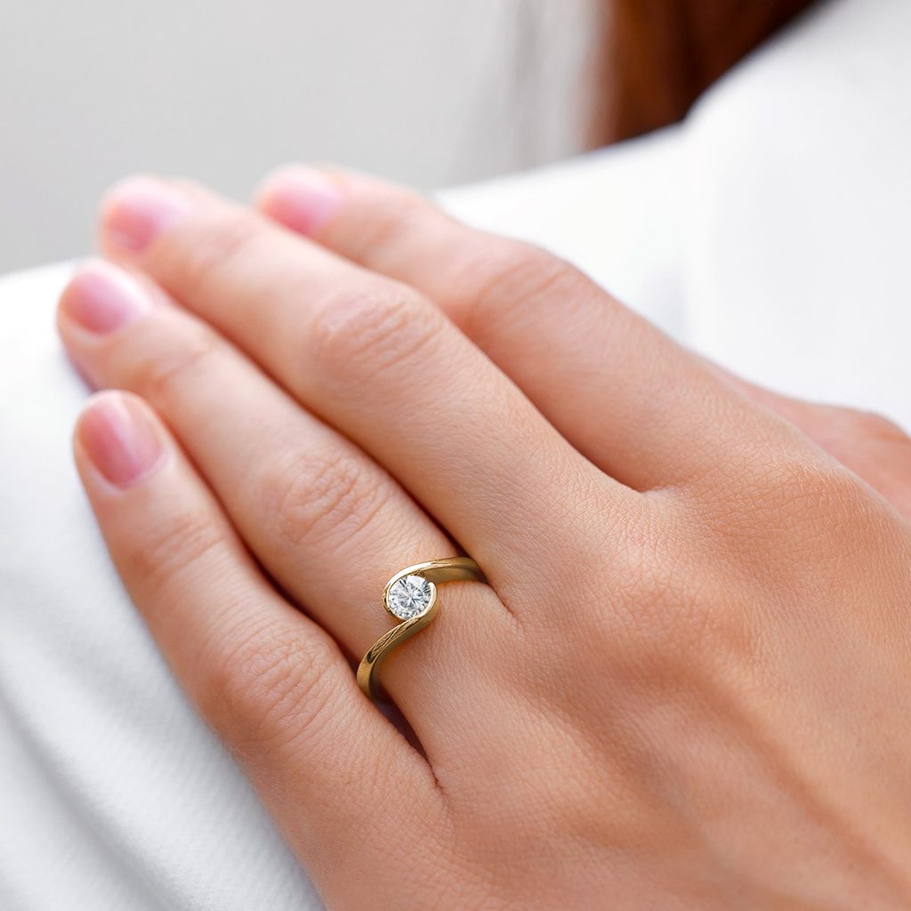 0,5ct diamond ring in yellow gold | KLENOTA