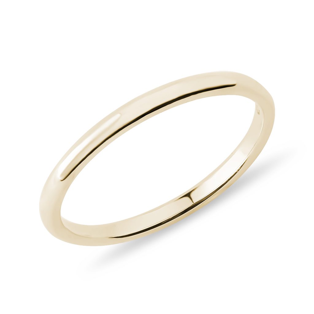 Minimalist wedding ring in yellow gold | KLENOTA