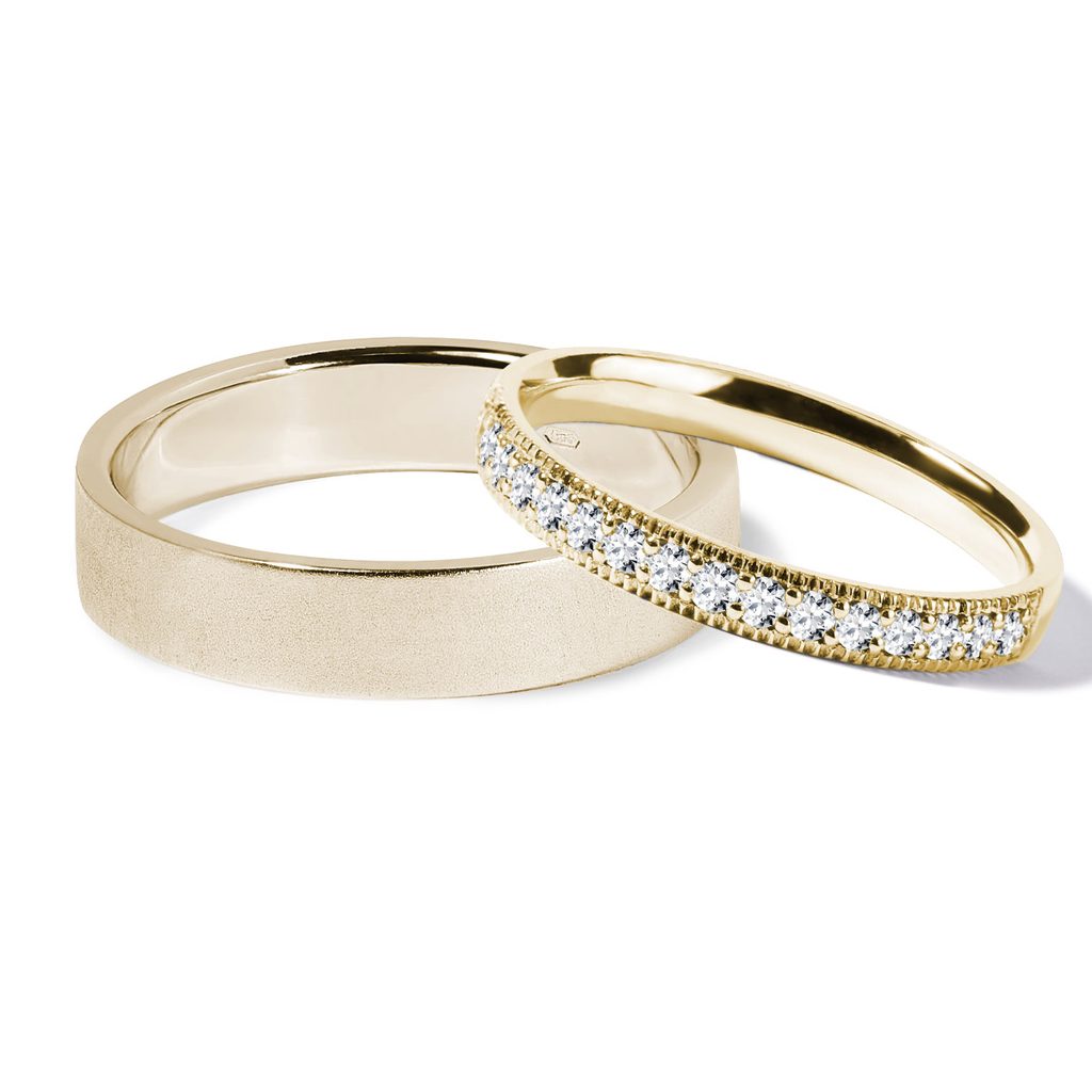 His and Her Gold Wedding Rings Set