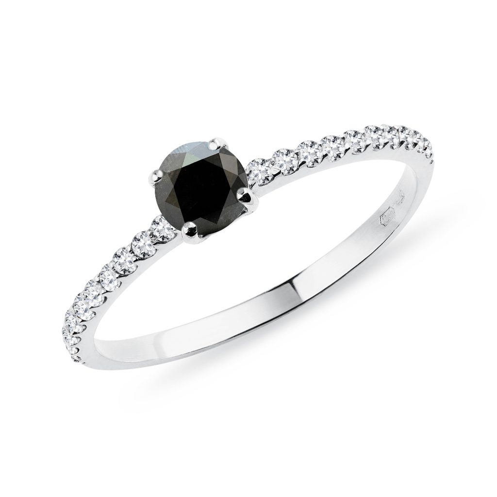Ring mit schwarzem Diamanten aus 14kt Weißgold | KLENOTA
