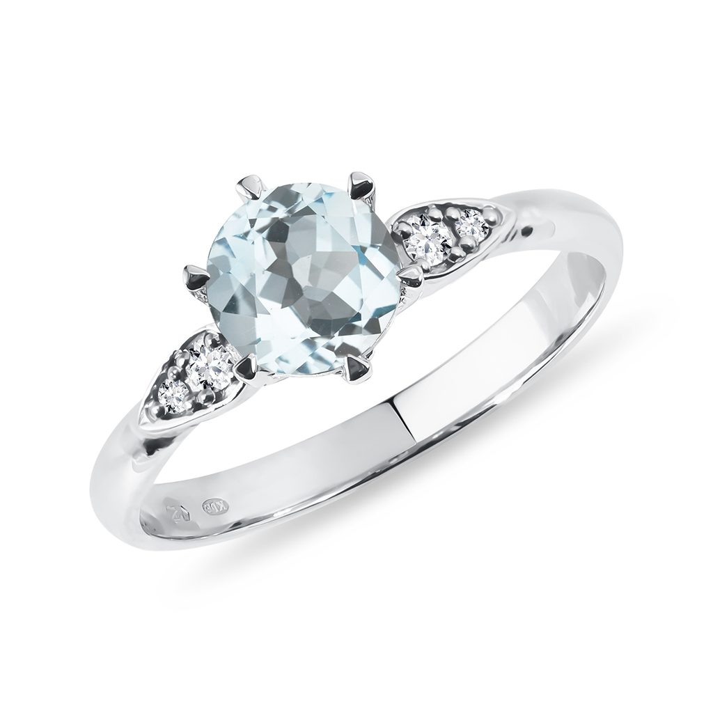 Feiner Ring mit Aquamarin und Diamanten aus Weißgold | KLENOTA