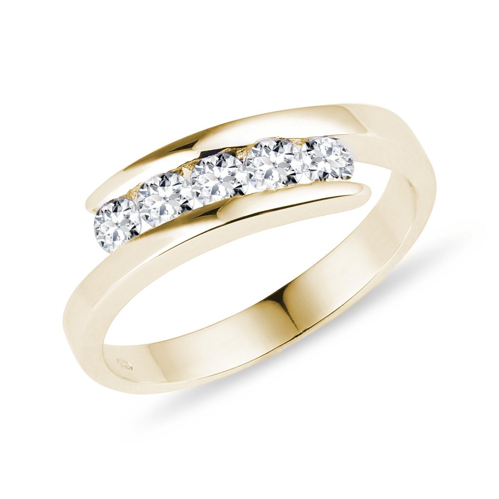 Five stone diamond ring in gold | KLENOTA