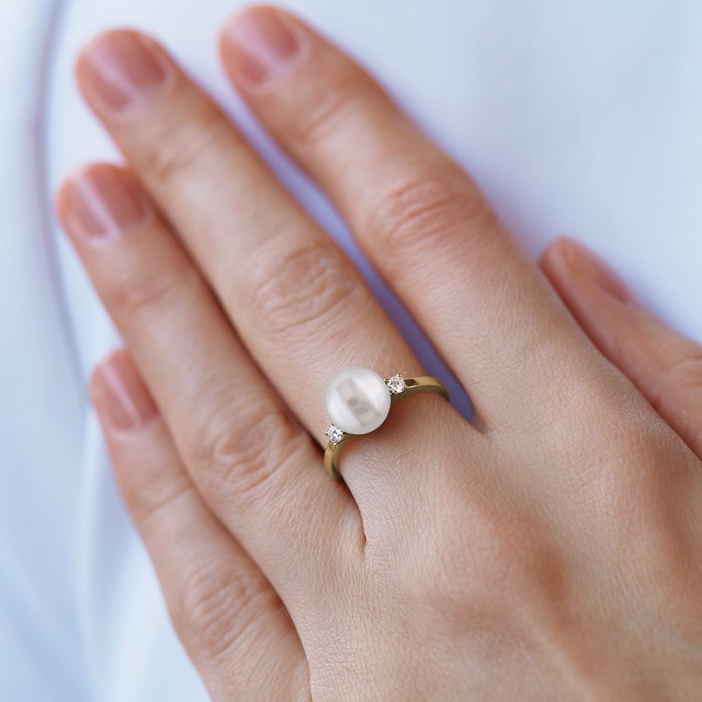 Gold Pearl Ring with Diamonds KLENOTA