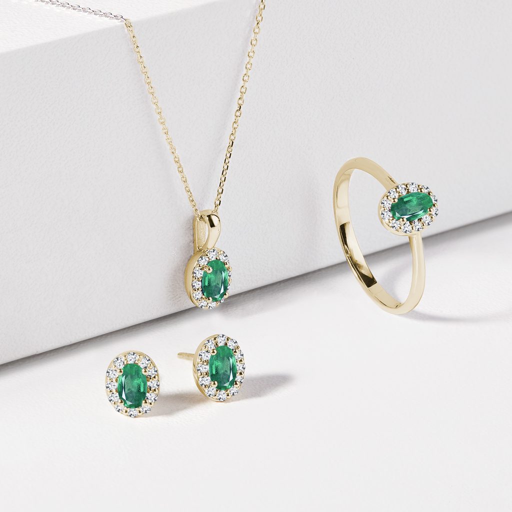 Oval Emerald and Diamond Gold Halo Stud Earrings | KLENOTA
