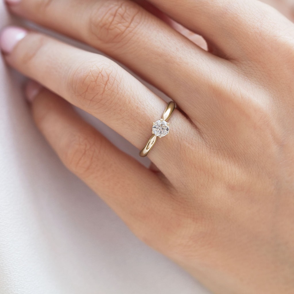 Briliantový zásnubný prsteň zo žltého zlata | KLENOTA