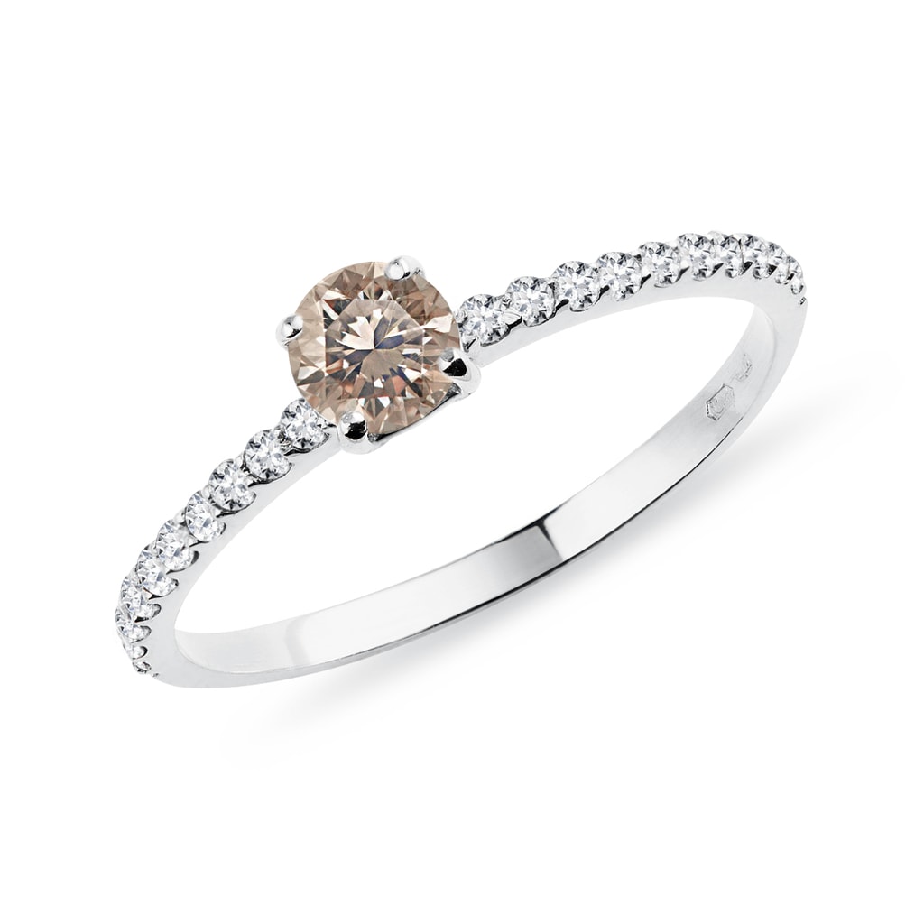 Champagne and white diamond ring in white gold | KLENOTA