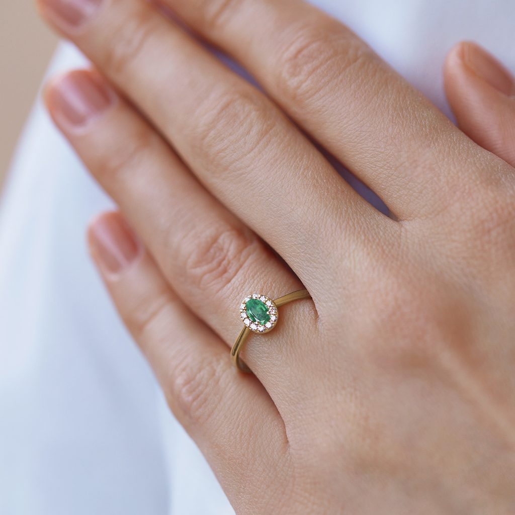 Custom Three Stone Emerald Diamond Engagement Ring | Miss Diamond Ring