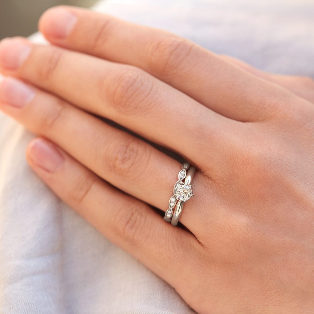 Elegancki zestaw: obrączka i pierścionek zaręczynowy z białego złota z  brylantami | KLENOTA