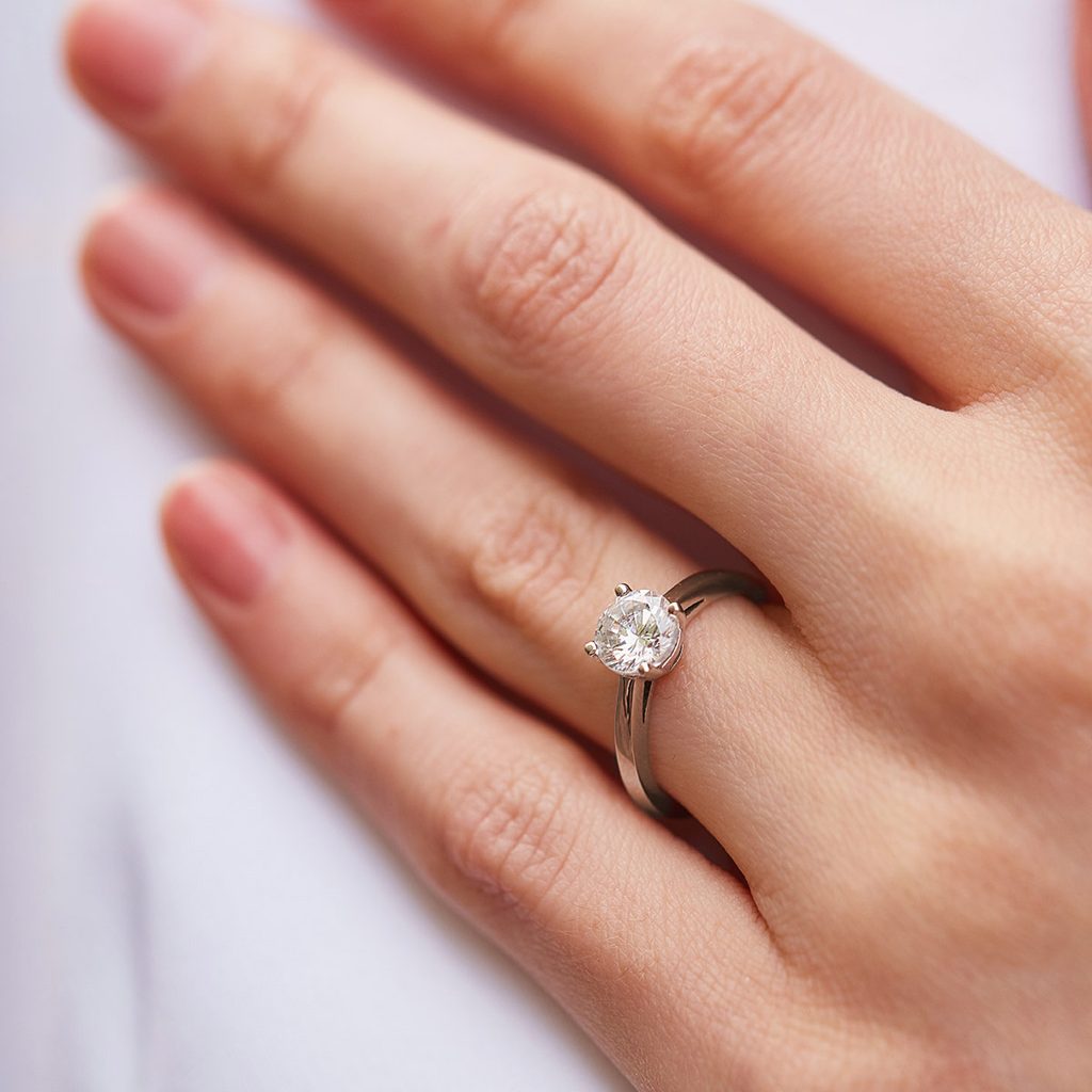 1 ct diamond engagement ring in rose gold | KLENOTA