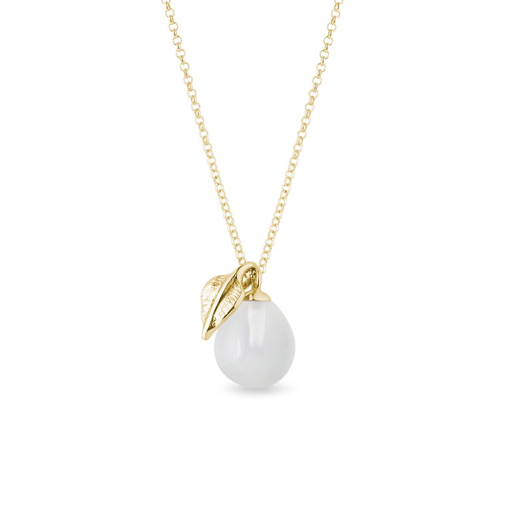 Zlatý náhrdelník s bílým měsíčním kamenem a lístečkem | KLENOTA