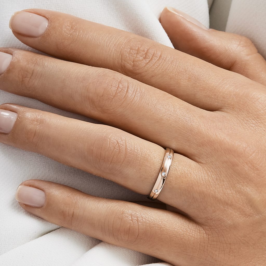 Ladies Rose Gold Diamond Wedding Ring KLENOTA