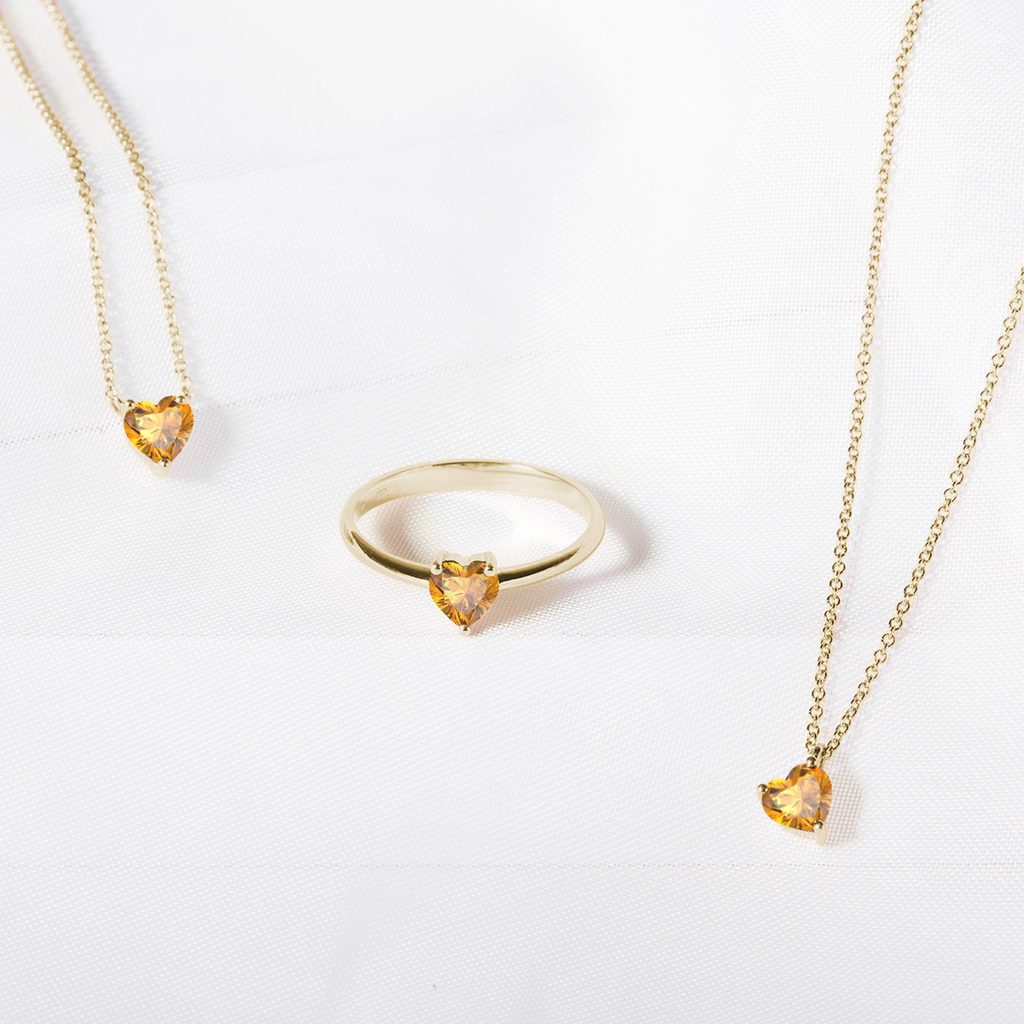 Heart-shaped citrine pendant necklace in gold | KLENOTA