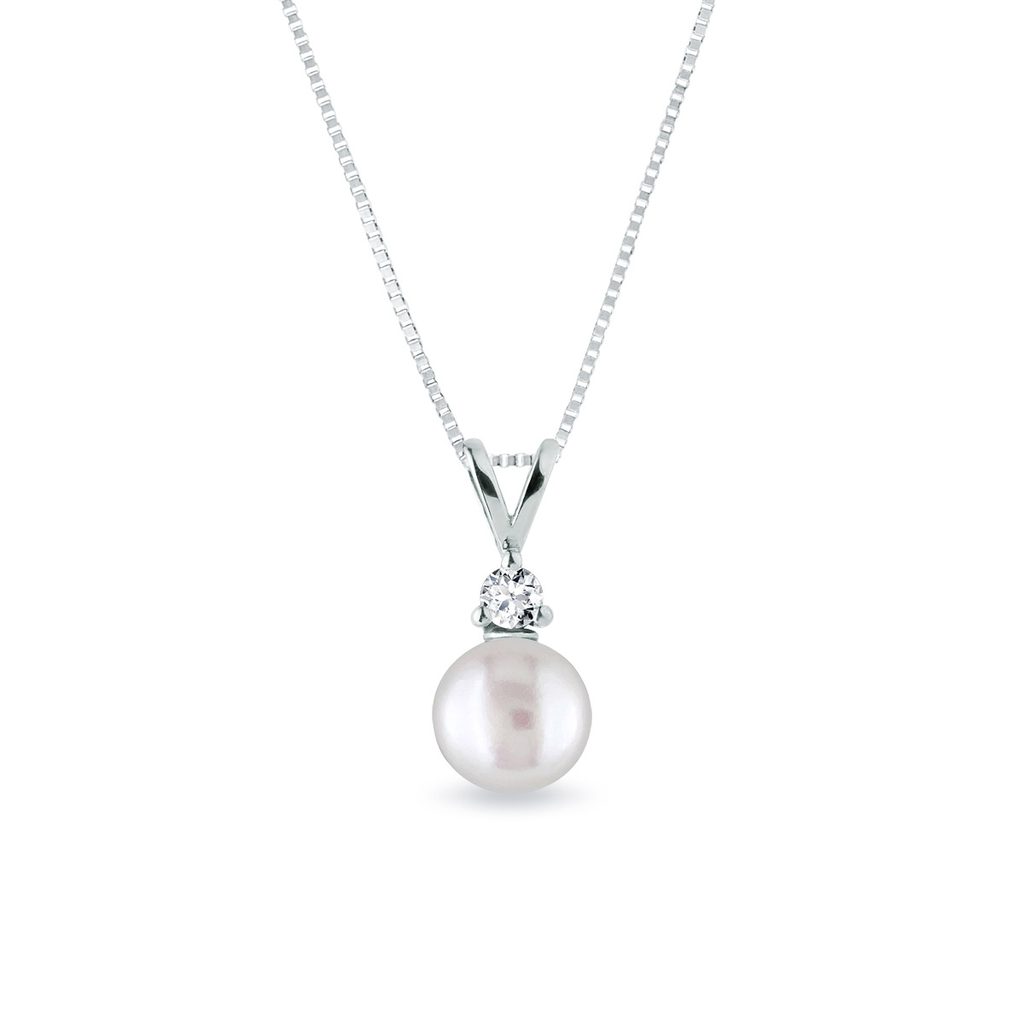 Přívěsek s perlou a diamantem v bílém zlatě | KLENOTA