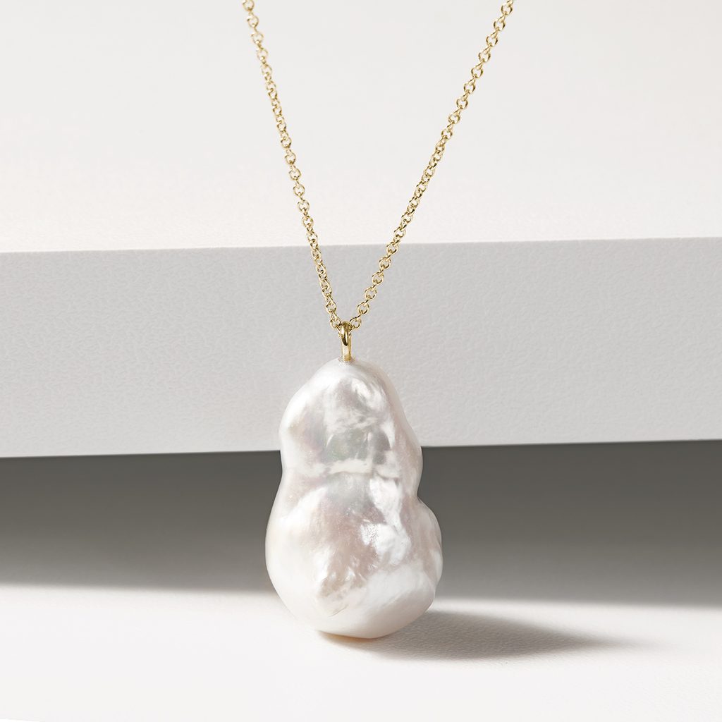 Baroque Pearl Gold Pendant | KLENOTA