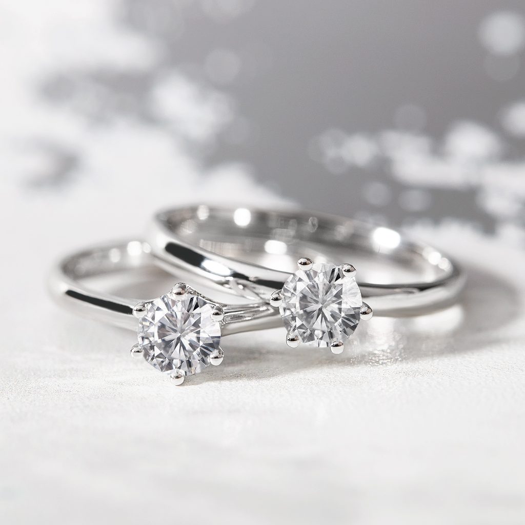 0,5ct diamond engagement ring in white gold | KLENOTA