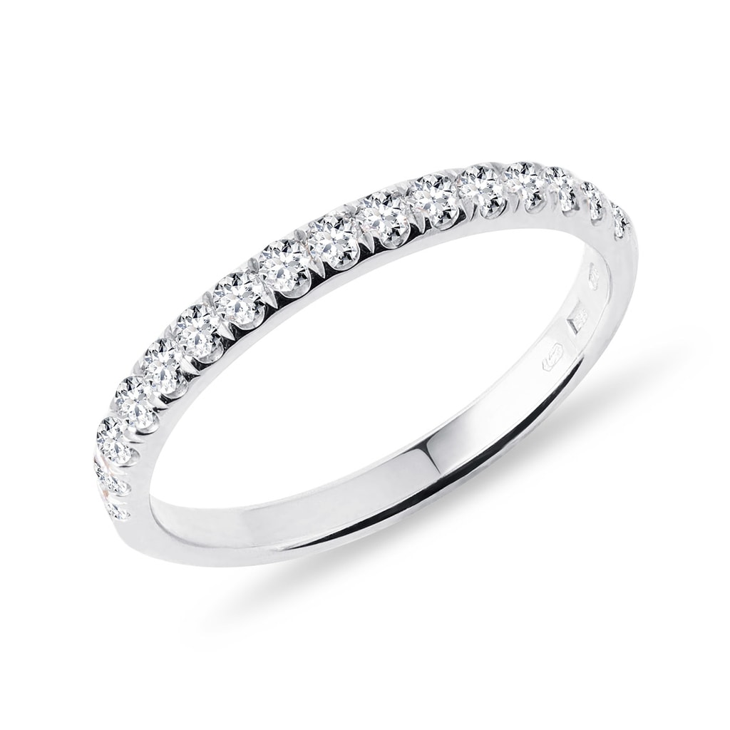 Briliantový dámský prsten v bílém zlatě | KLENOTA