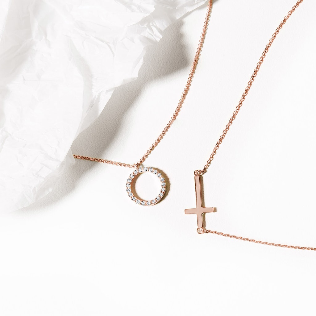 Halskette mit Kreuz in Roségold | KLENOTA
