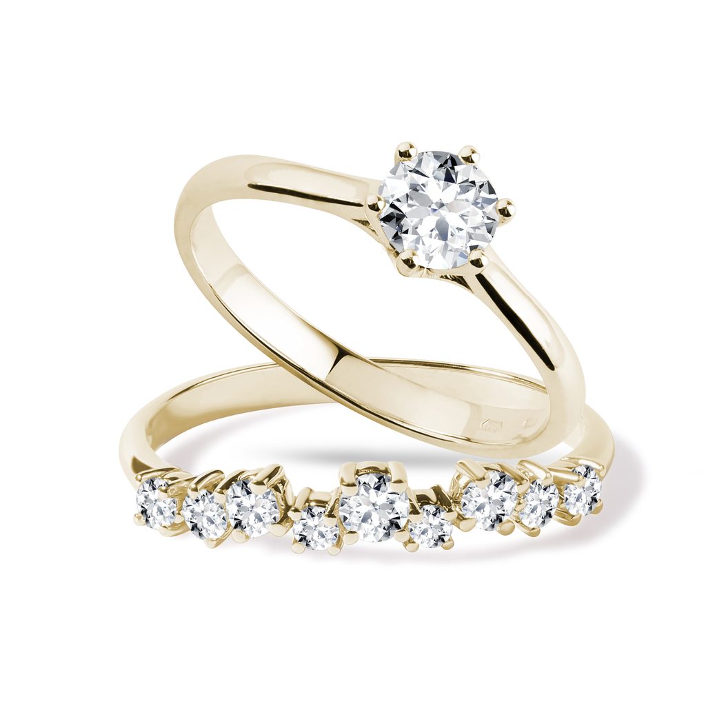 Jeu de bagues de fiançailles et de mariage en or jaune avec diamants |  KLENOTA