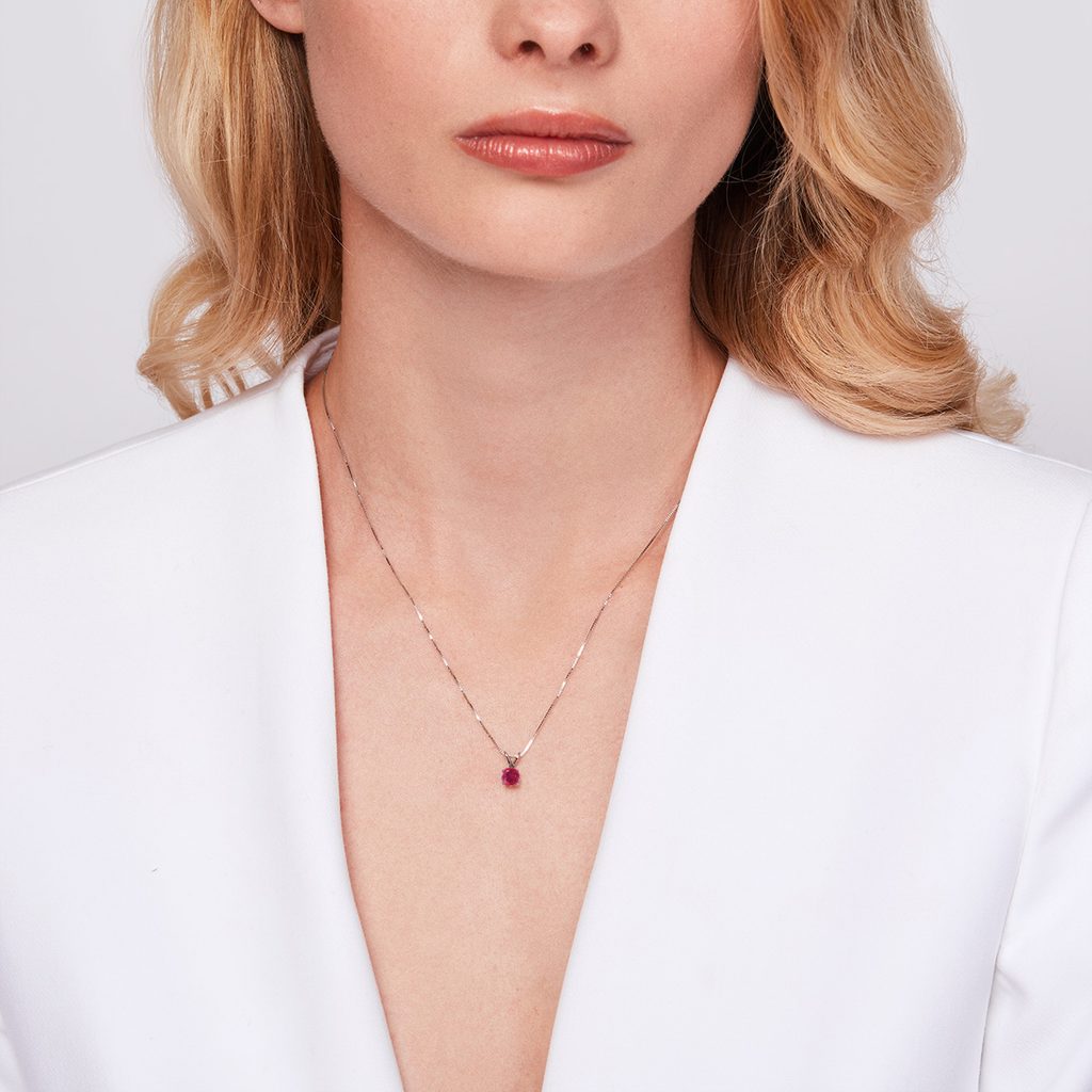 Rubin Halskette in Weißgold | KLENOTA