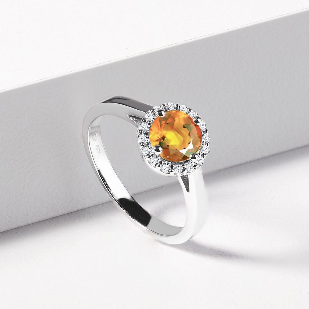 Halo Style Ring with Diamonds and Citrine in White Gold | KLENOTA