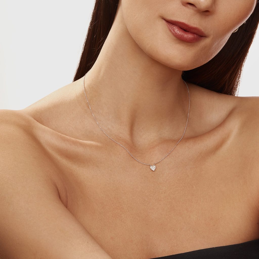 Diamond heart pendant in white gold | KLENOTA