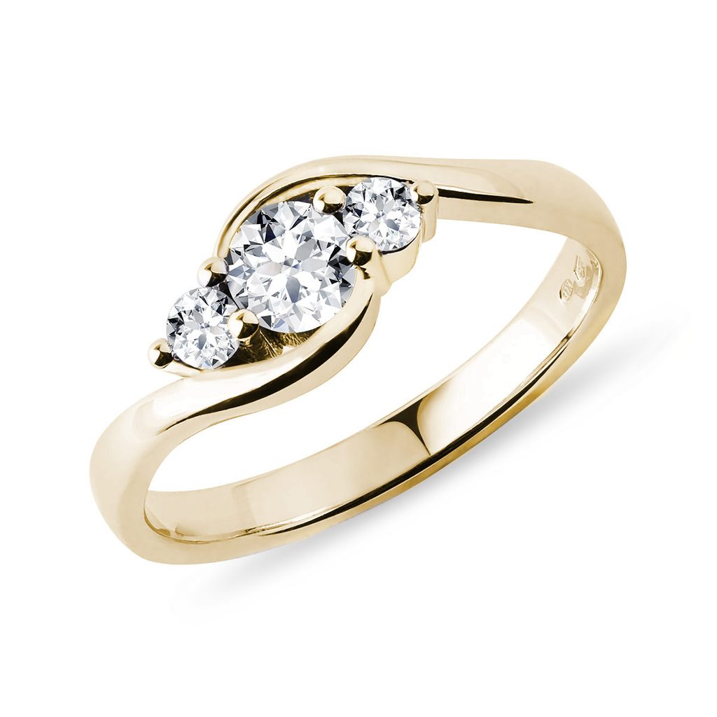 Three Stone Diamond Ring in Yellow Gold | KLENOTA