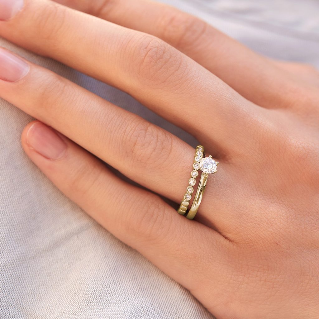 Súprava zlatého zásnubného prsteňa a svadobnej obrúčky | KLENOTA