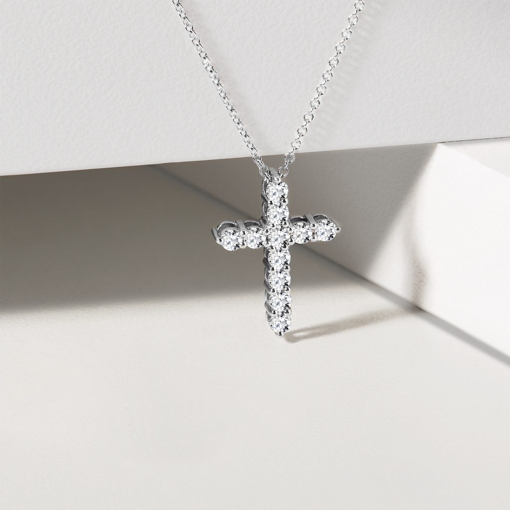 Diamond cross pendant in white gold | KLENOTA
