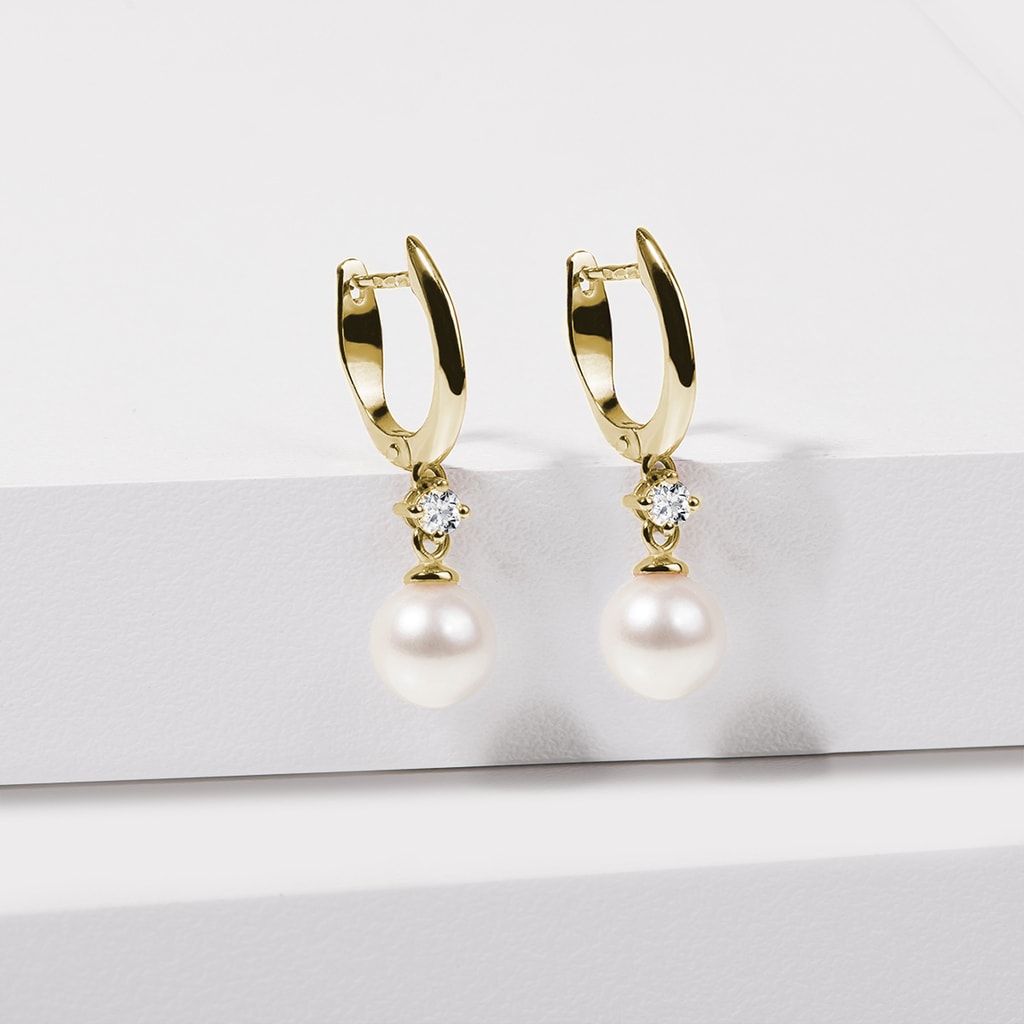 Zlaté náušnice s perlou a diamantmi | KLENOTA