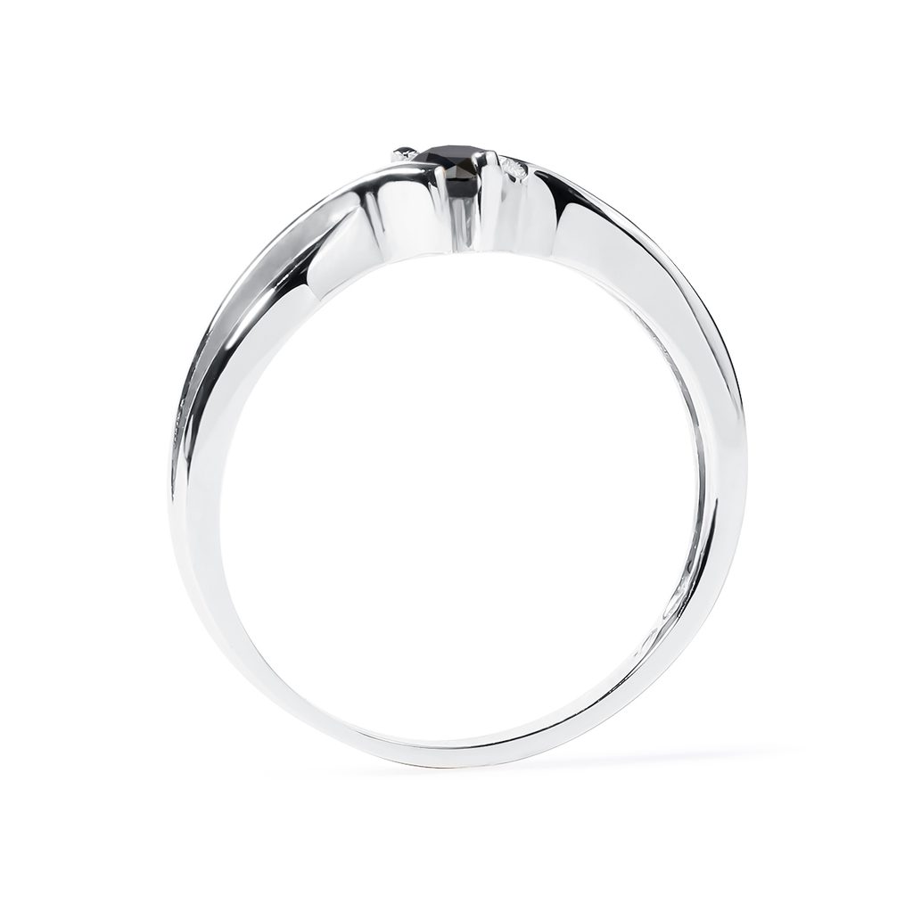 Black diamond ring in white gold | KLENOTA