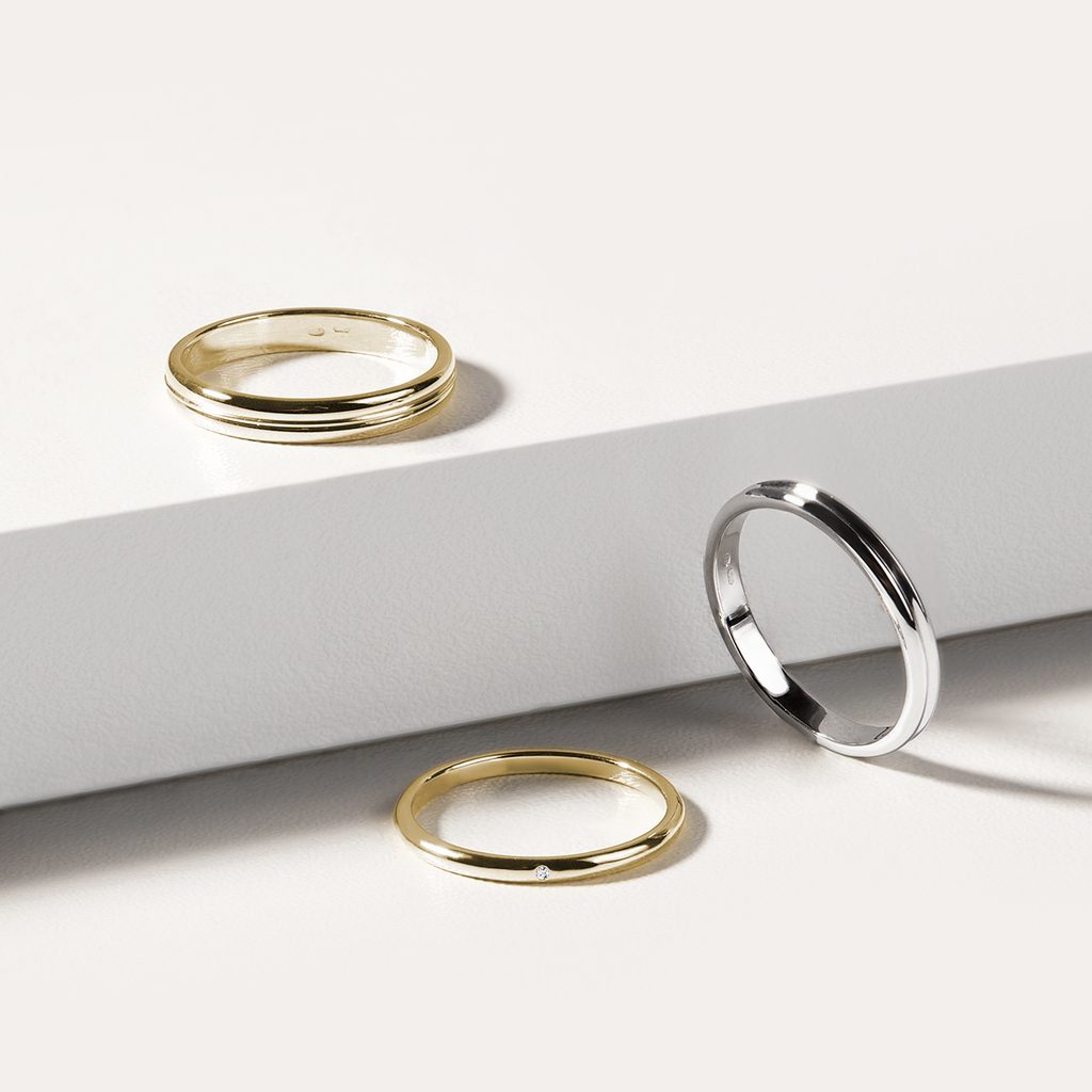 Minimalistický zlatý prsten s diamantem | KLENOTA