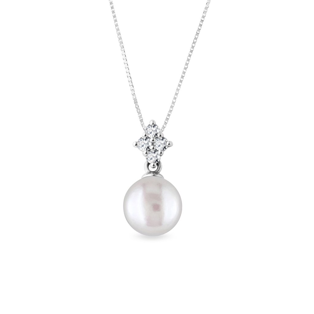 Přívěsek s perlou a diamanty v bílém zlatě | KLENOTA