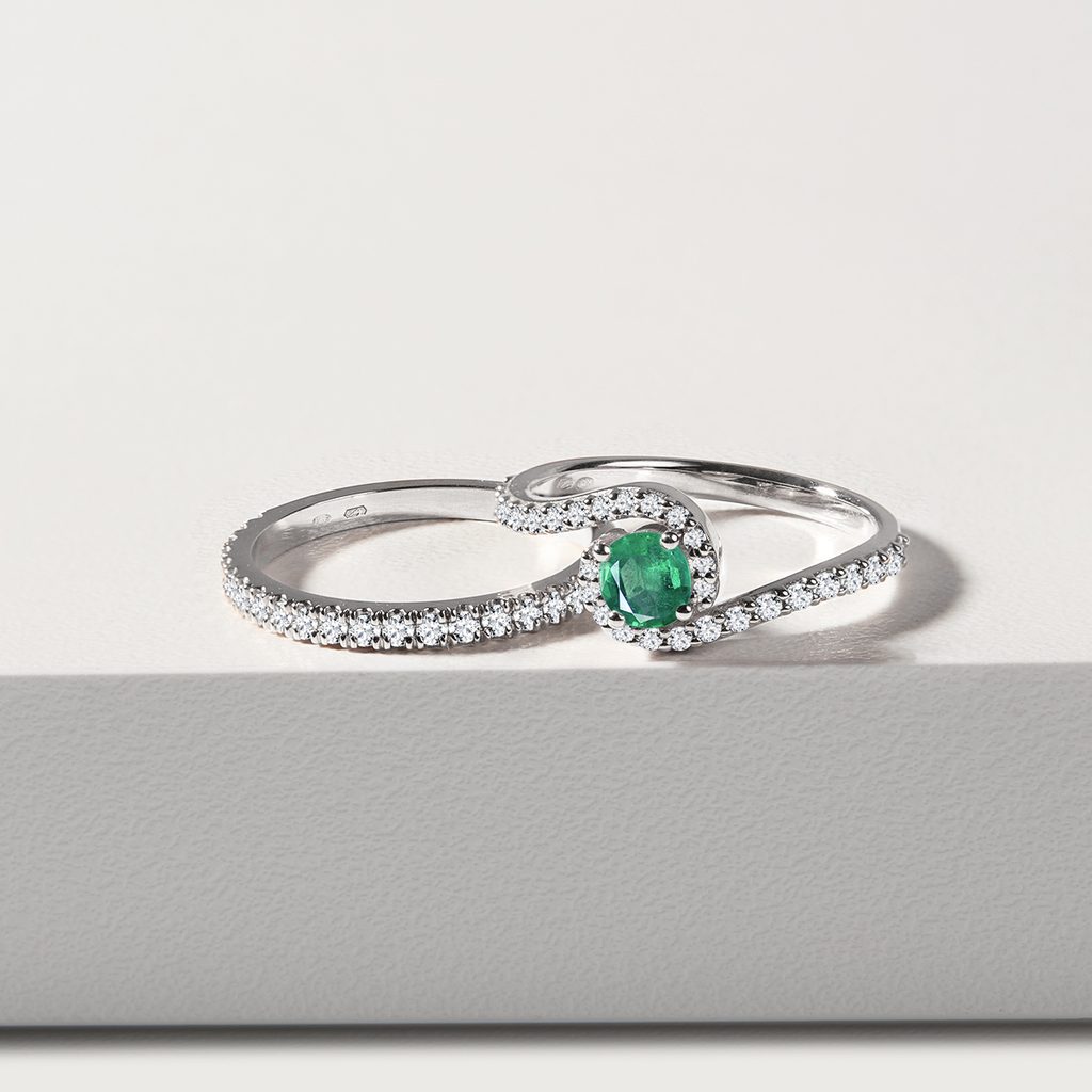 White Gold Ring with Emerald and Diamonds | KLENOTA