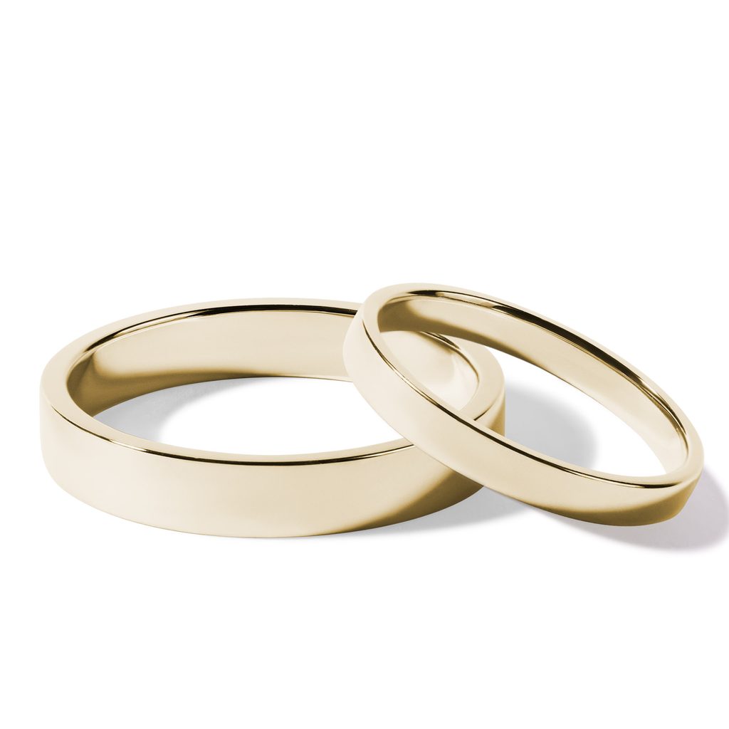 Classic gold wedding ring set