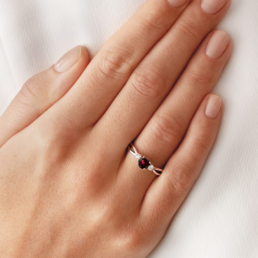 Round Garnet and Diamond Rose Gold Ring | KLENOTA