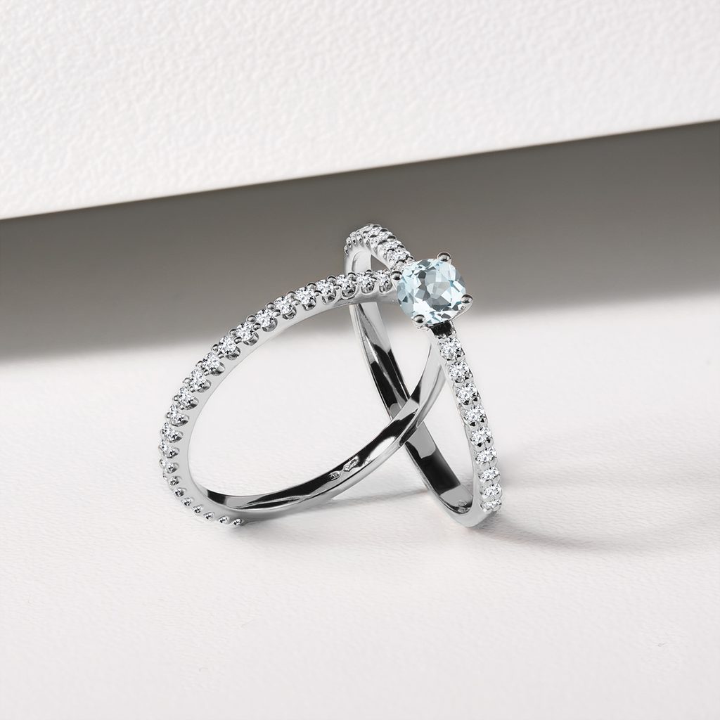 Zlatý prsten s diamanty a akvamarínem | KLENOTA