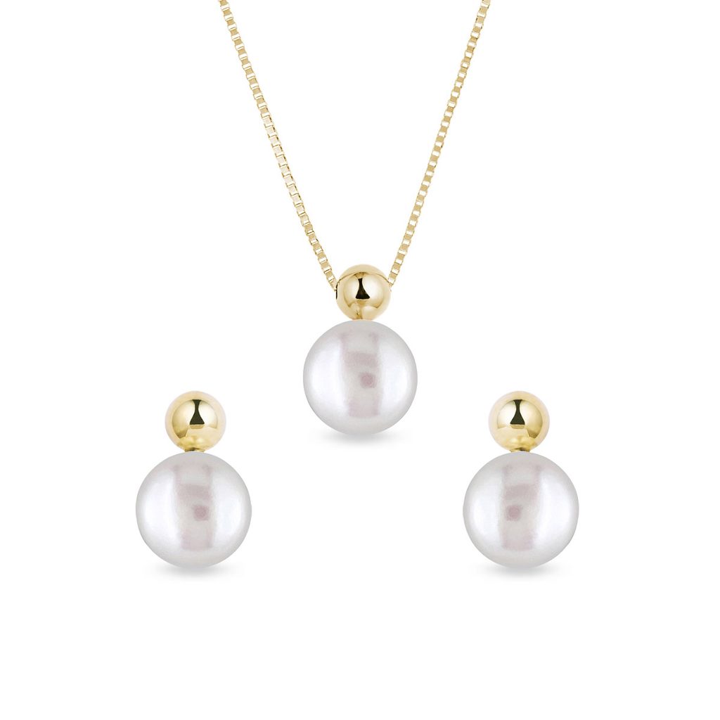 Modern pearl jewellery set made of yellow gold | KLENOTA