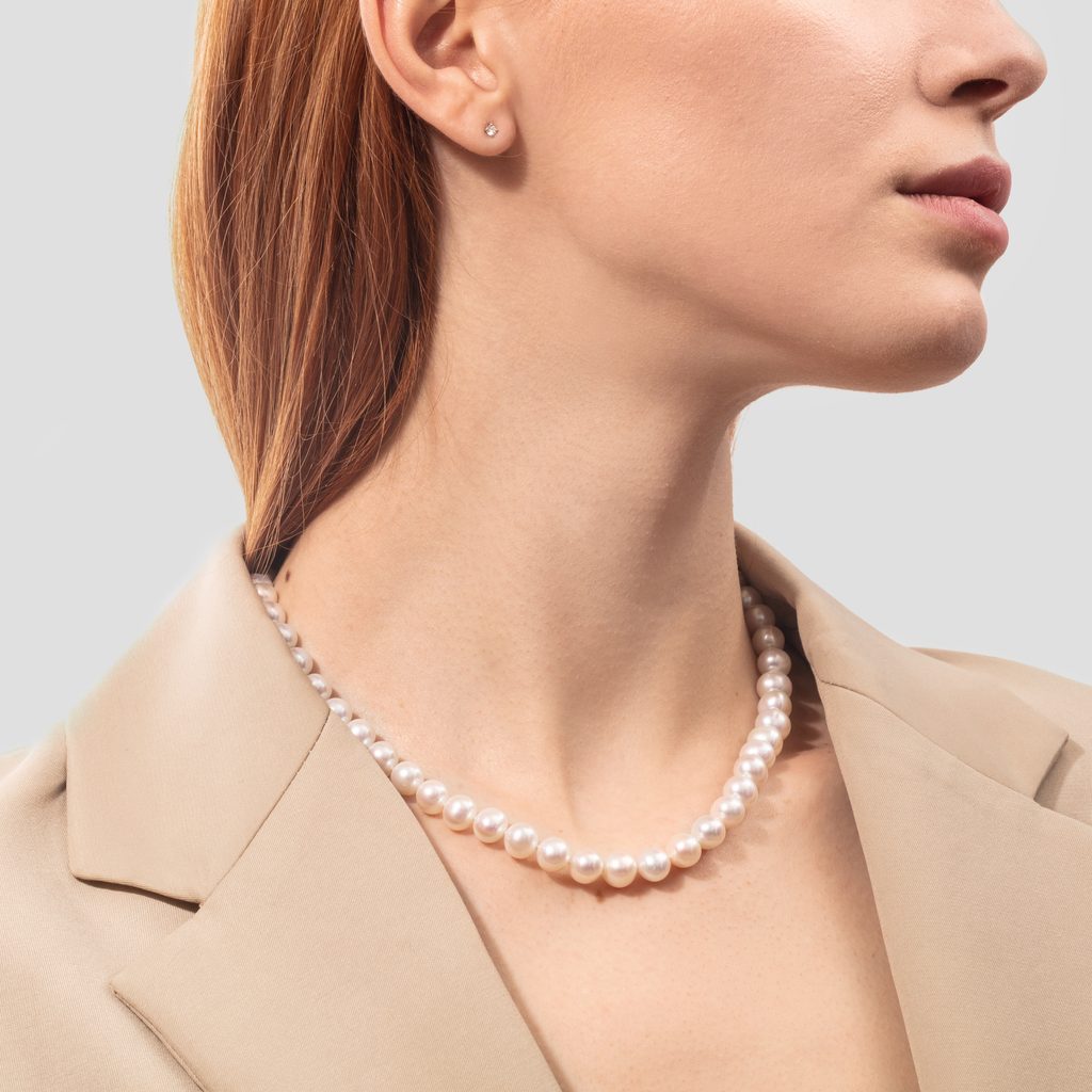 Collier de perles élégantes avec fermeture en or blanc | KLENOTA