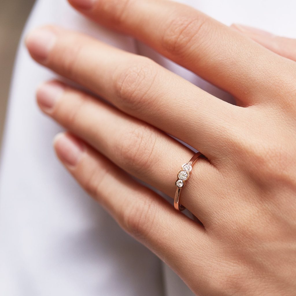 diamond ring with three diamonds