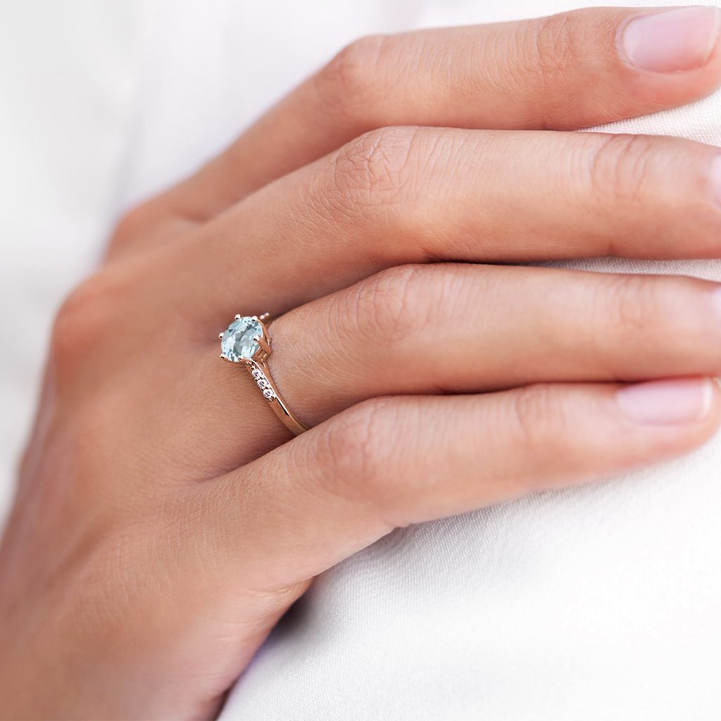 Ring in Rose Gold with Aquamarine and Diamonds | KLENOTA