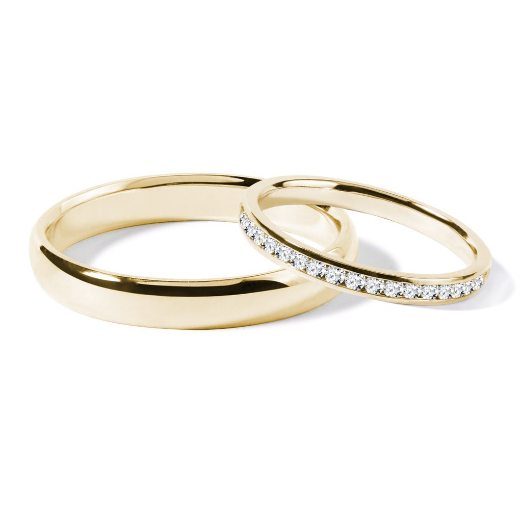 Classic Set of Gold Wedding Rings