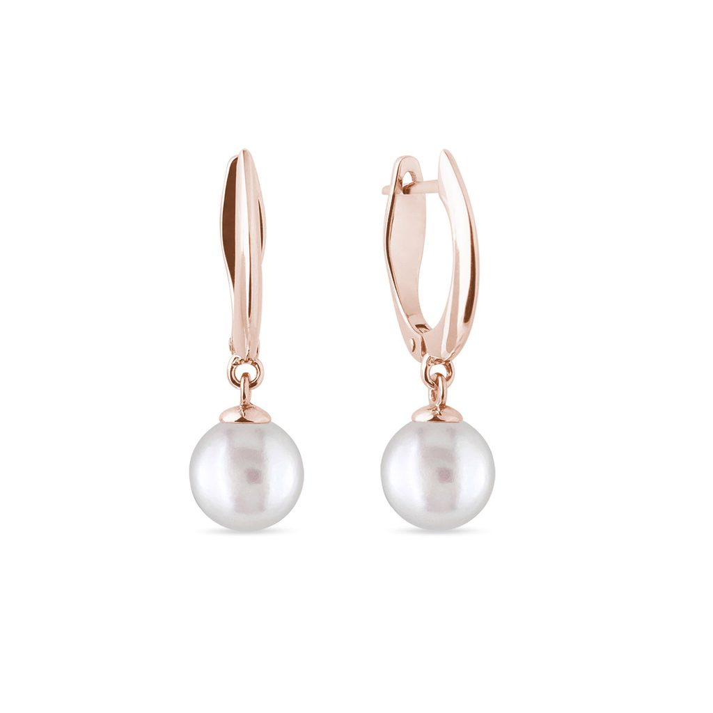 Hängende Ohrringe mit Perle in Roségold | KLENOTA