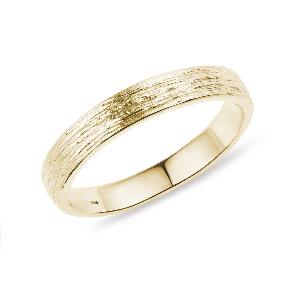 Zlatý snubní prsten s rytinou | KLENOTA