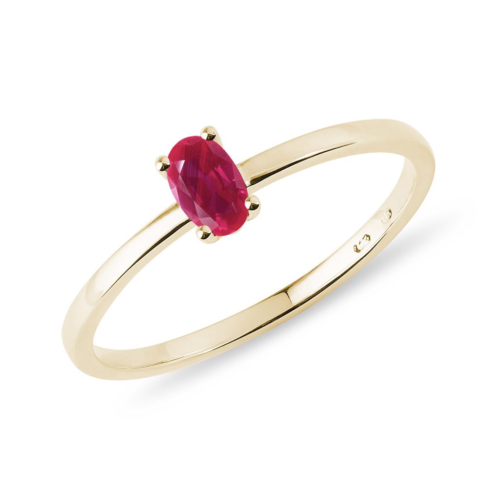 Minimalist ruby ring with ​​gold | KLENOTA