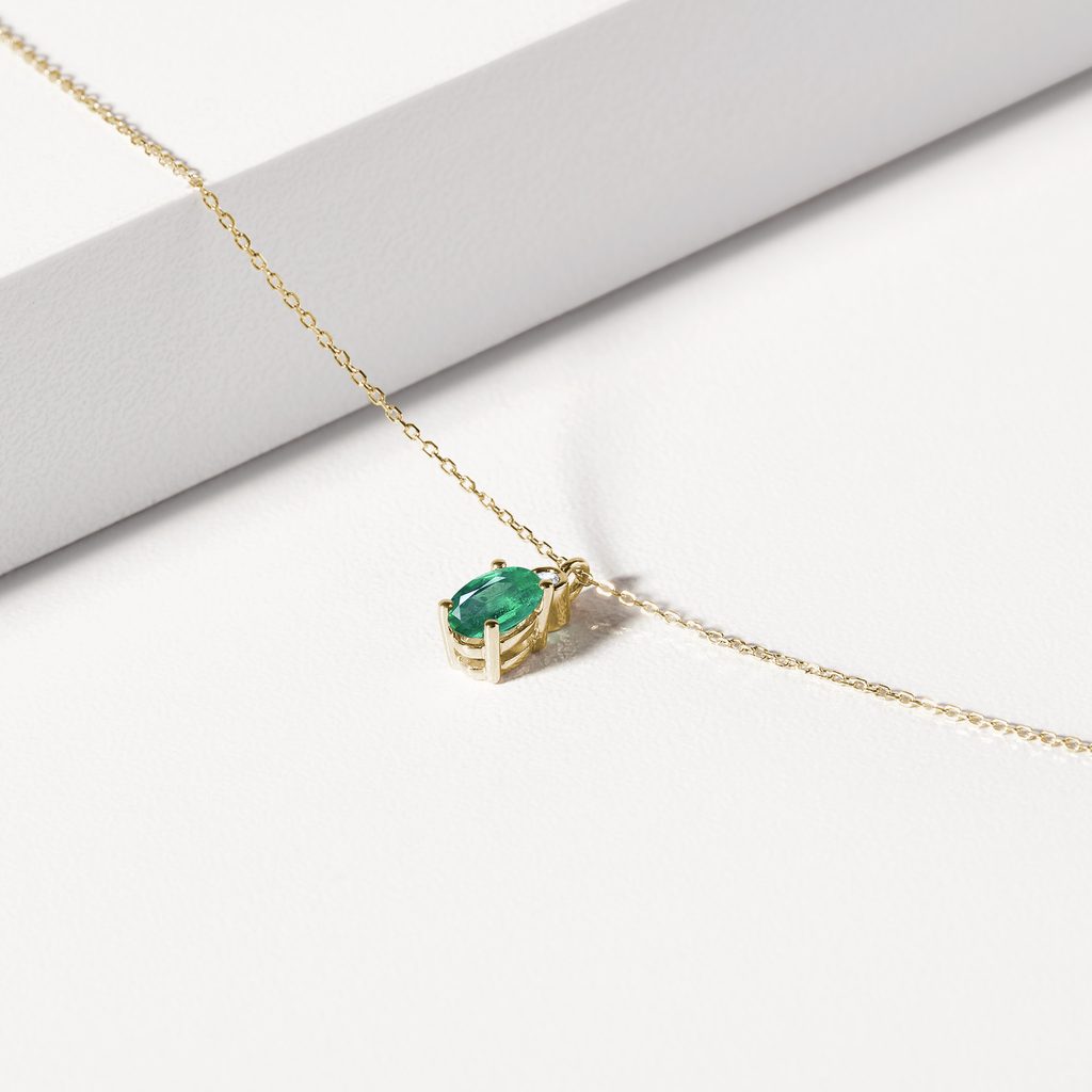 Emerald and Bezel Diamond Gold Necklace | KLENOTA