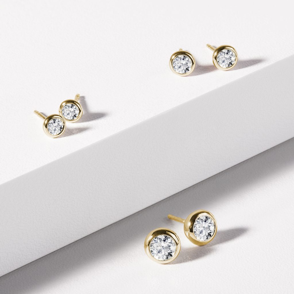 3 mm diamond bezel earrings in yellow gold KLENOTA