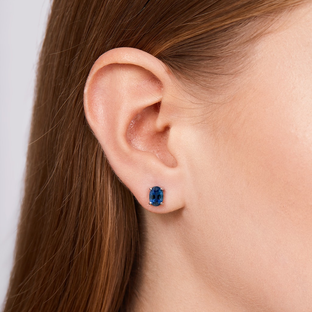 Sapphire earrings in white gold | KLENOTA