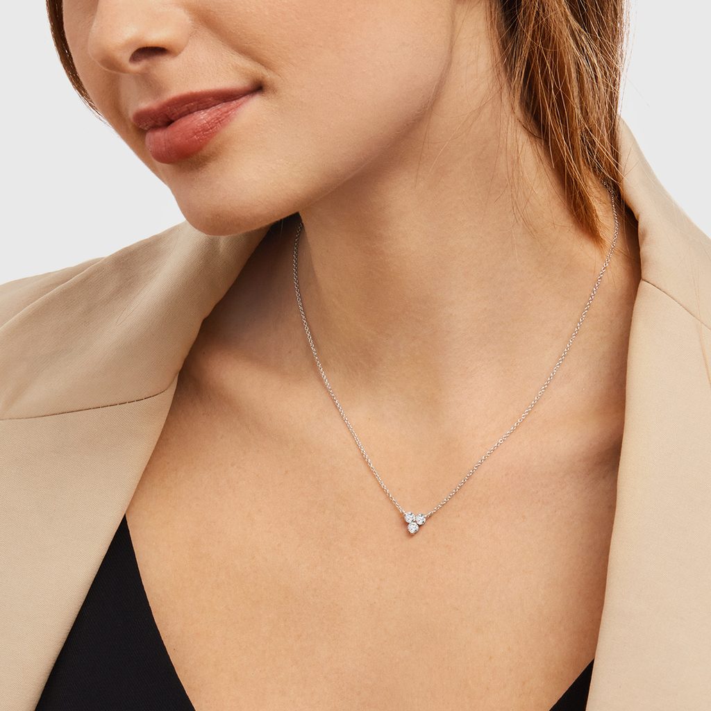 Zlatý minimalistický náhrdelník s diamantmi | KLENOTA