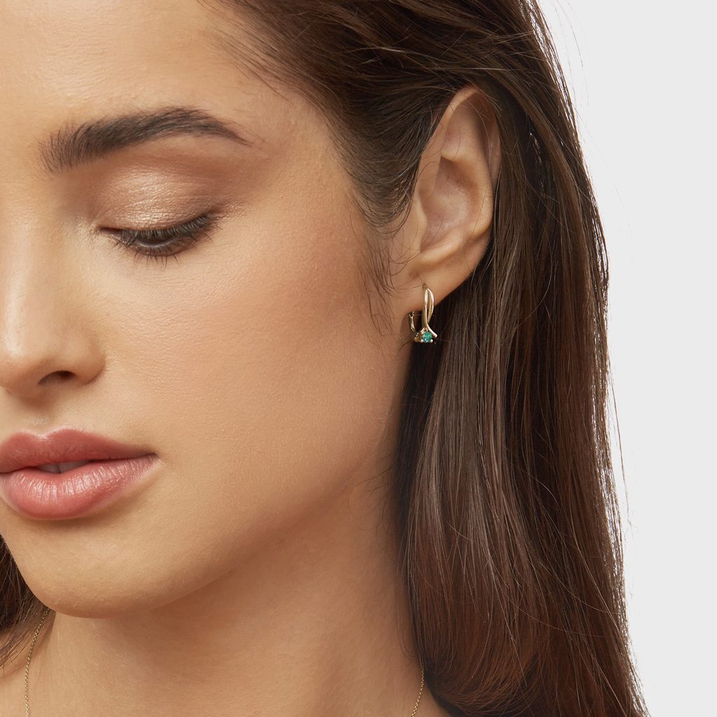 14 ct Yellow Gold Emerald Earrings | KLENOTA