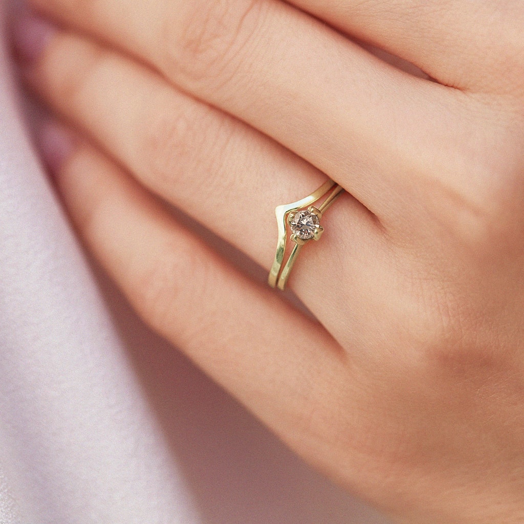 Zlatý prsten s diamantem champagne | KLENOTA